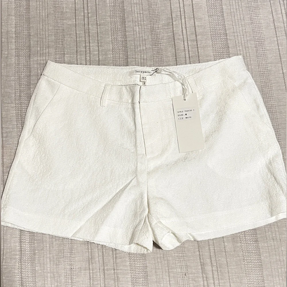 Lucy Paris NWT Ivory White Shorts Size medium